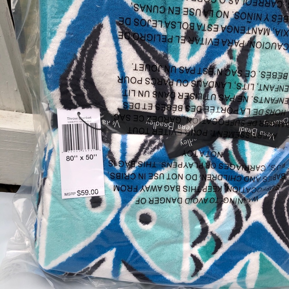 Vera Bradley Go Fish Blue Blanket New - Picture 2 of 5